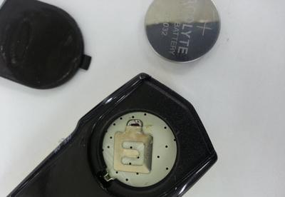 熱銷新款藍(lán)牙自拍器 你的便攜拍照助手